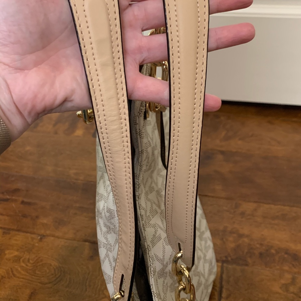 Michael Kors Purse - Picture 5 of 6